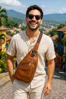 🔥 1 compra, 10 años de elegancia – BOLSO CUERO PREMIUM VÉLEZ + Llavero de cuero GRATIS